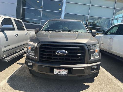 Magnetic 2016 Ford F-150 XLT