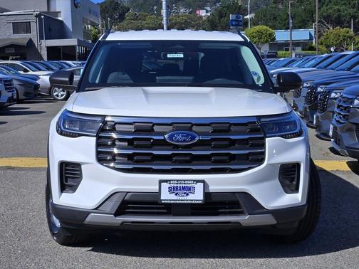 Star White Metallic Tri-Coat 2026 Ford Explorer Active