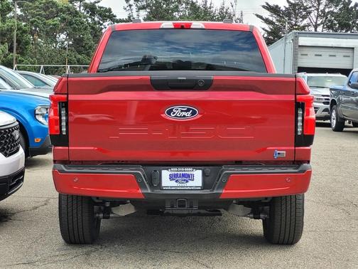 2025 Ford F-150 Lightning Flash