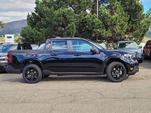 Shadow Black 2025 Ford Maverick Lariat
