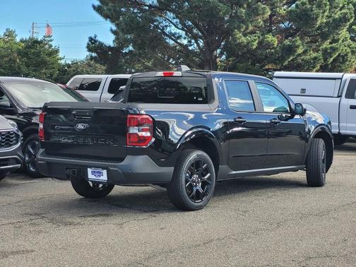 Shadow Black 2025 Ford Maverick Lariat