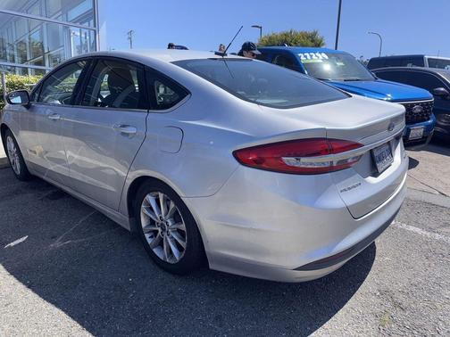 Ingot Silver 2017 Ford Fusion Hybrid SE