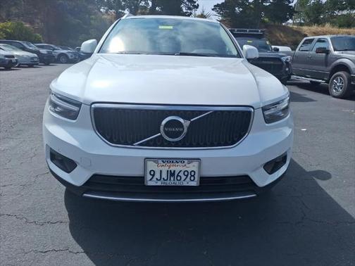 2021 Volvo XC40 T5 Momentum