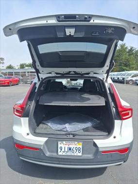 2021 Volvo XC40 T5 Momentum