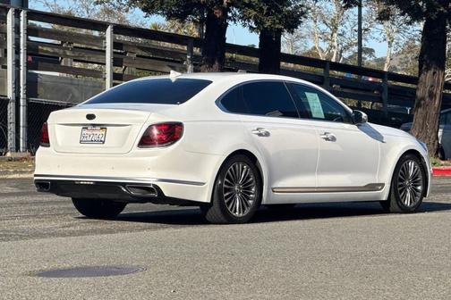 2019 Kia K900 Luxury