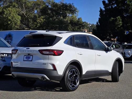 2025 Ford Escape Platinum