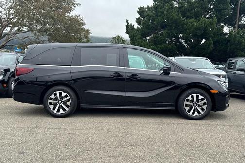 Crystal Black Pearl 2025 Honda Odyssey EX-L