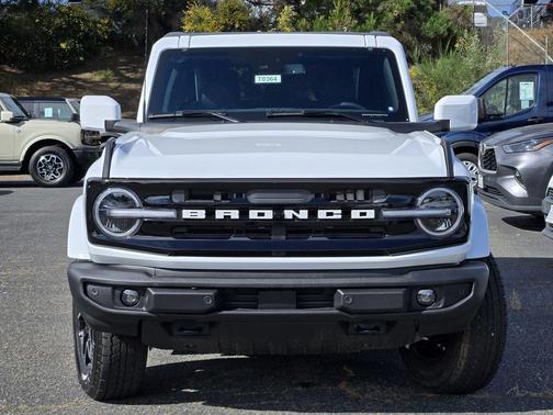 Oxford White 2026 Ford Bronco Outer Banks