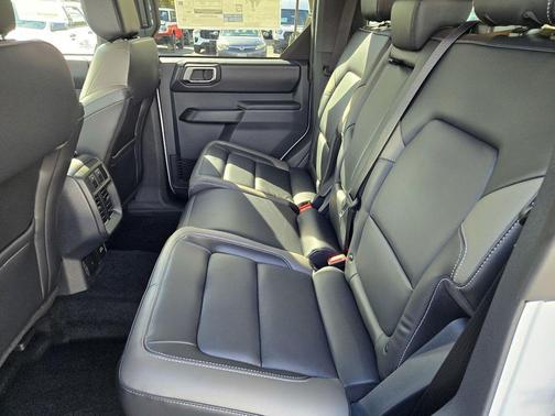 Oxford White 2026 Ford Bronco Outer Banks