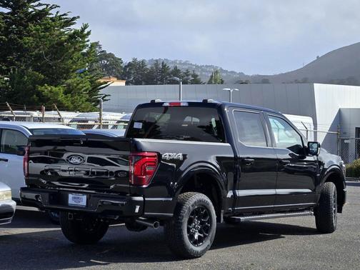 Agate Black Metallic 2026 Ford F-150 Lariat