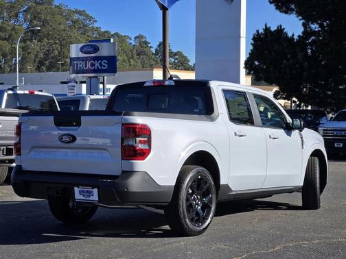Space White Metallic 2026 Ford Maverick Lariat