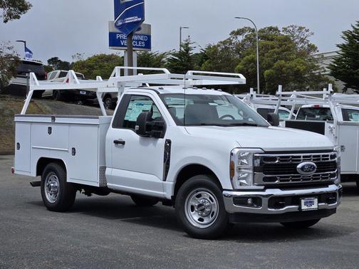 Oxford White 2024 Ford F-350 XL