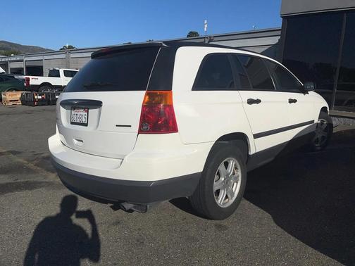 2005 Chrysler Pacifica Base