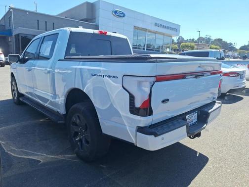 2023 Ford F-150 Lightning LARIAT