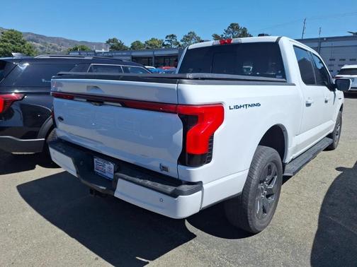 2023 Ford F-150 Lightning LARIAT