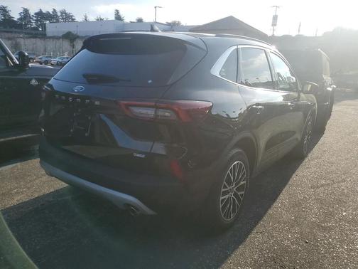 2025 Ford Escape PHEV SE