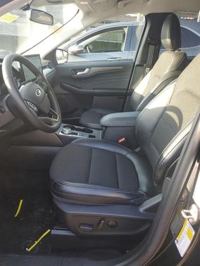 2025 Ford Escape PHEV SE