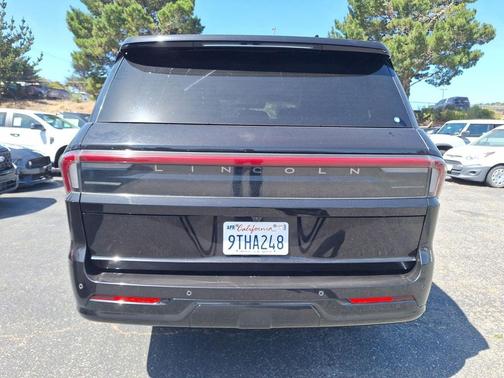 Infinite Black 2025 Lincoln Navigator Reserve