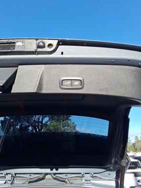 2023 Volvo XC40 B5 Plus Dark Theme