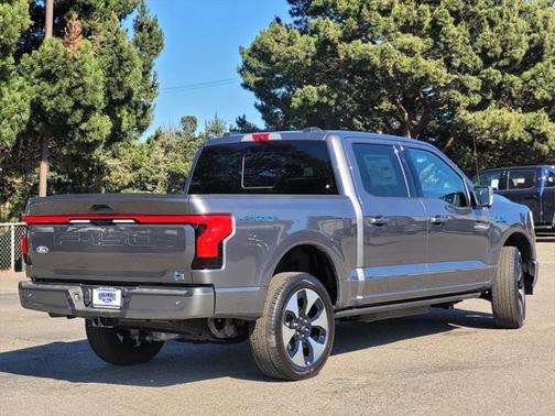 2025 Ford F-150 Lightning Platinum