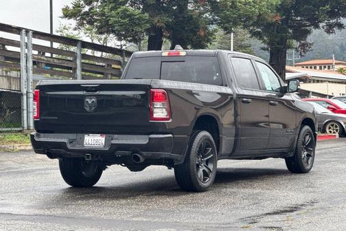 Diamond Black Crystal Pearlcoat 2022 RAM 1500 Big Horn/Lone Star