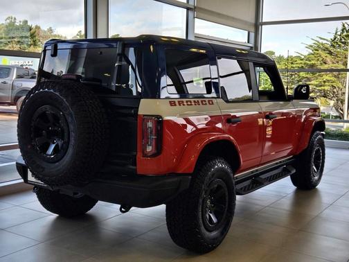 Oxford White 2026 Ford Bronco Stroppe Edition