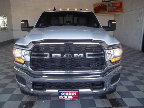 2024 RAM 2500 Tradesman Crew Cab 4x4 6'4' Box