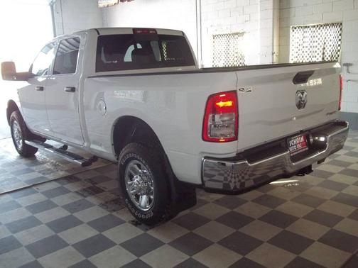 2024 RAM 2500 Tradesman Crew Cab 4x4 6'4' Box