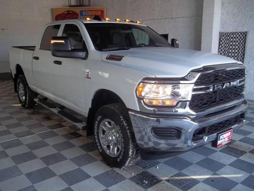 2024 RAM 2500 Tradesman Crew Cab 4x4 6'4' Box