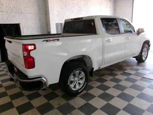 Summit White 2023 Chevrolet Silverado 1500 LT