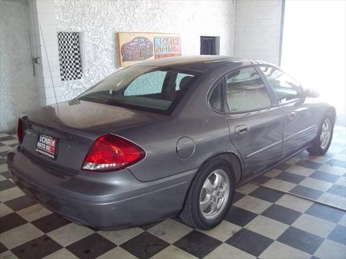 2006 Ford Taurus SE
