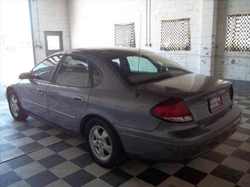 2006 Ford Taurus SE