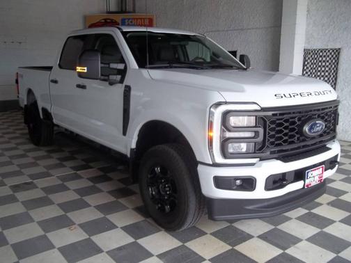 Oxford White 2024 Ford F-250 XL