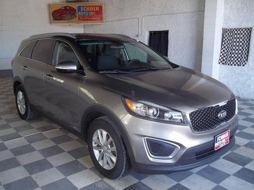 2016 Kia Sorento LX