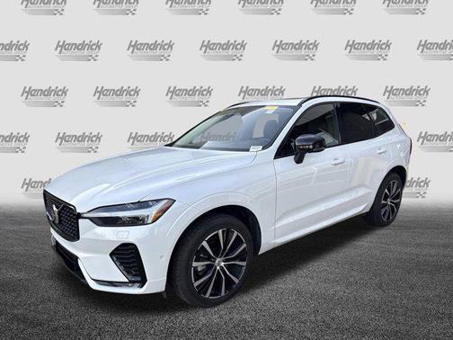 2025 Volvo XC60 B5 Plus