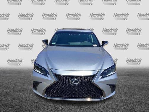 2025 Lexus ES 300h F SPORT Design