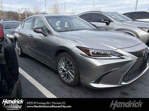 2019 Lexus ES 300h Luxury