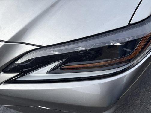 2019 Lexus ES 300h Luxury