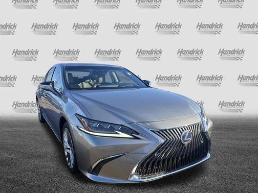 2019 Lexus ES 300h Luxury
