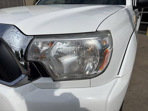 Super White 2015 Toyota Tacoma Base