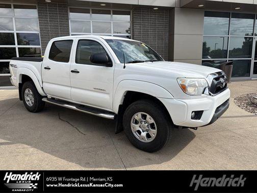 Super White 2015 Toyota Tacoma Base