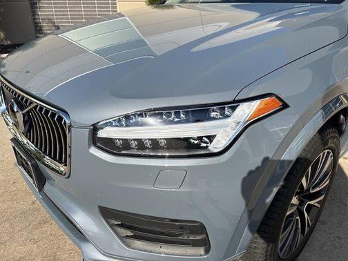 2021 Volvo XC90 T6 Momentum