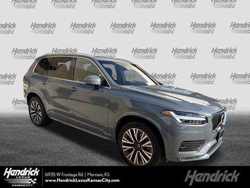 2021 Volvo XC90 T6 Momentum