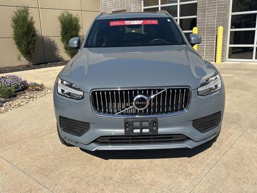 2021 Volvo XC90 T6 Momentum