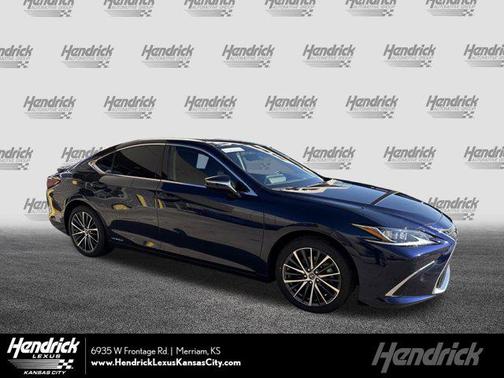 2022 Lexus ES 300h Base