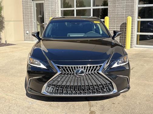 Caviar 2025 Lexus ES 300h Base