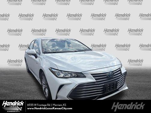 2019 Toyota Avalon Hybrid XLE