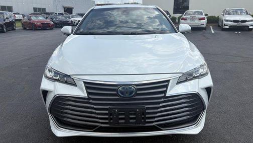 2019 Toyota Avalon Hybrid XLE