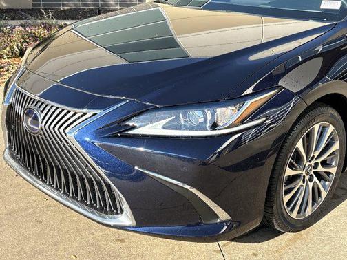 2020 Lexus ES 300h Base
