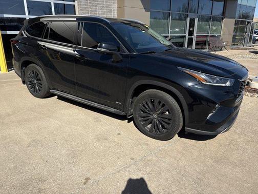 2024 Toyota Highlander Hybrid Platinum